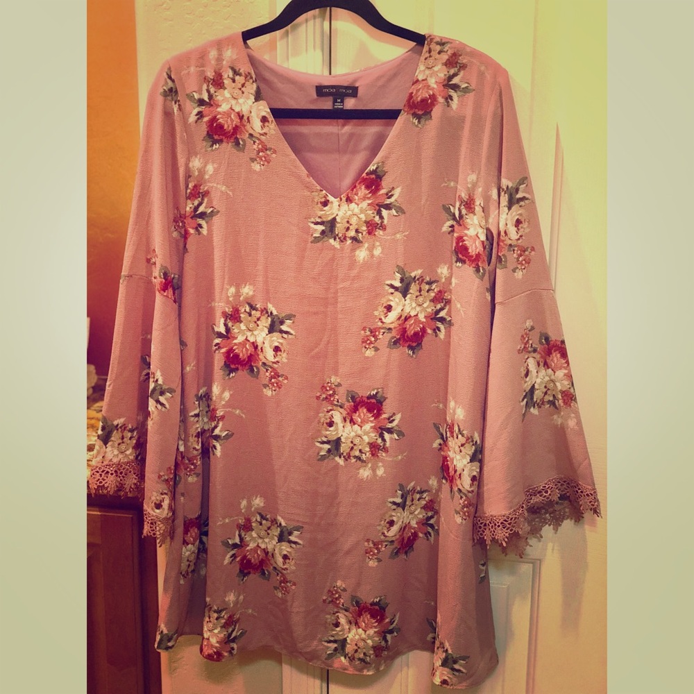 Deep blush pink floral shift dress w/ lace detail